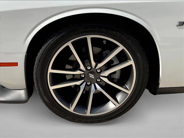 Used 2023 Dodge Challenger R/T RWD image 8