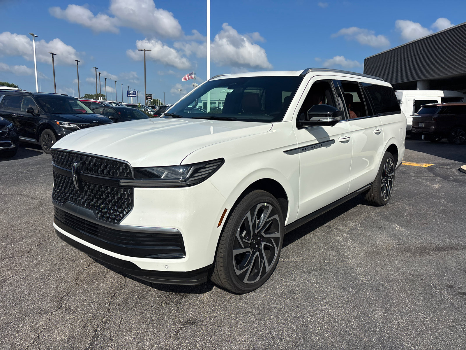 New 2027 Lincoln Navigator L Reserve AWD/4WD image 3