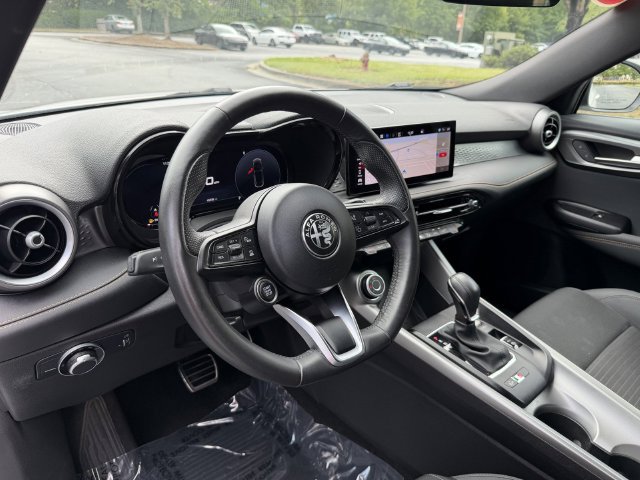 Used 2025 Alfa Romeo Tonale AWD/4WD image 14