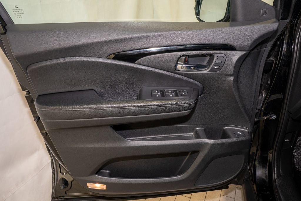 Used 2018 Honda Ridgeline RTL-E image 11