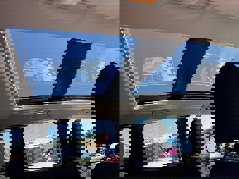 Used 2023 Jeep Renegade Altitude w/ Sun/Sound Group AWD/4WD image 11