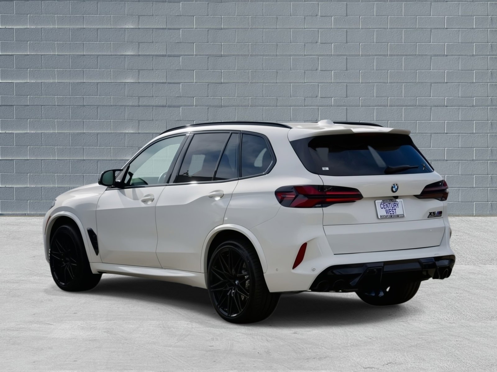 Used 2025 BMW X5 M Competition image 7