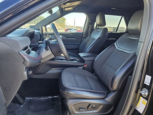 Certified 2025 Ford Explorer ST-Line image 13