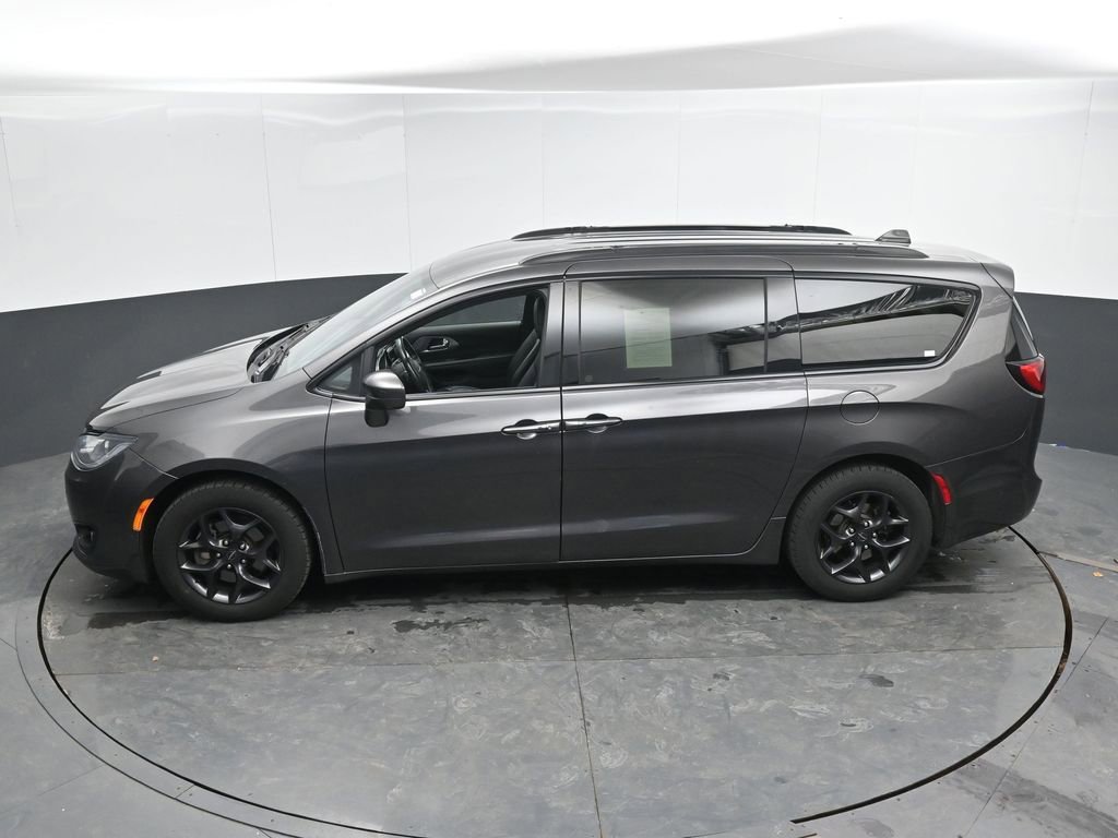 Used 2020 Chrysler Pacifica Touring-L Plus image 45