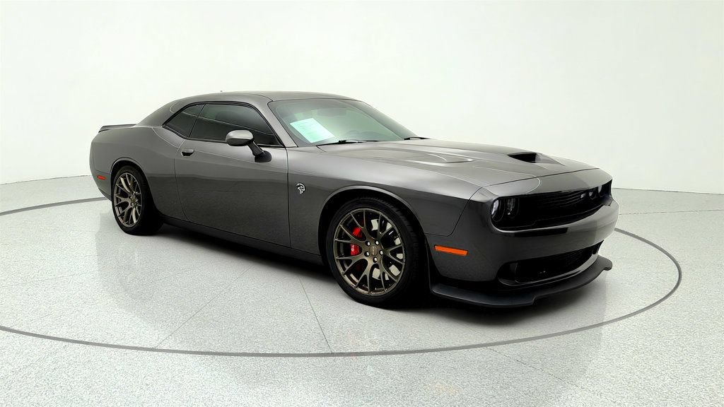 Used 2016 Dodge Challenger SRT Hellcat RWD image 3