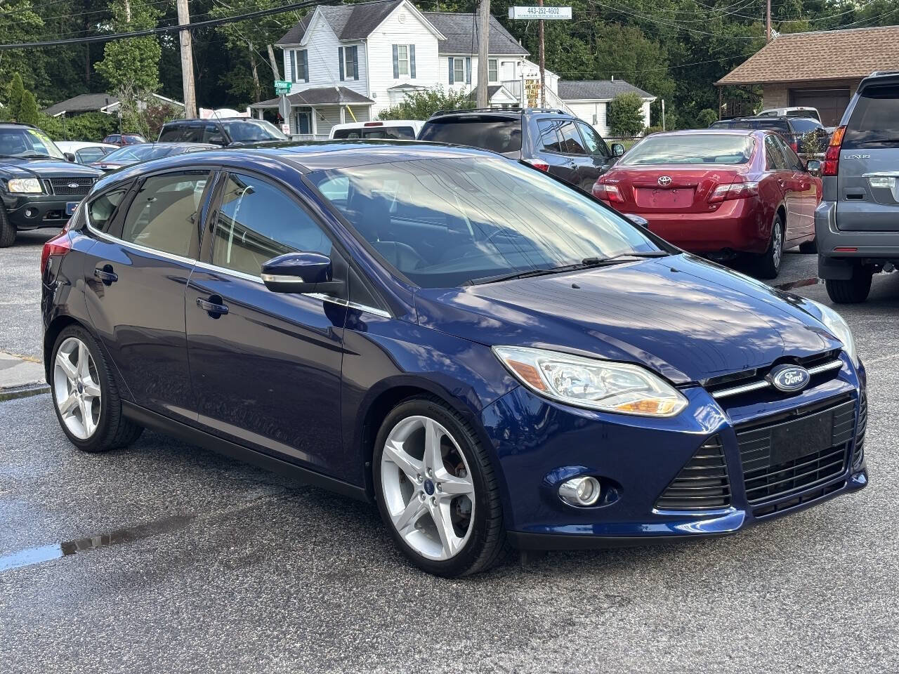 Used 2012 Ford Focus Titanium FWD image 3