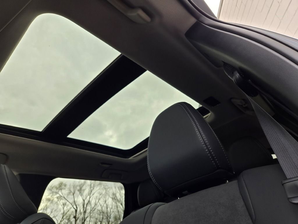 New 2025 Mitsubishi Outlander SE image 18