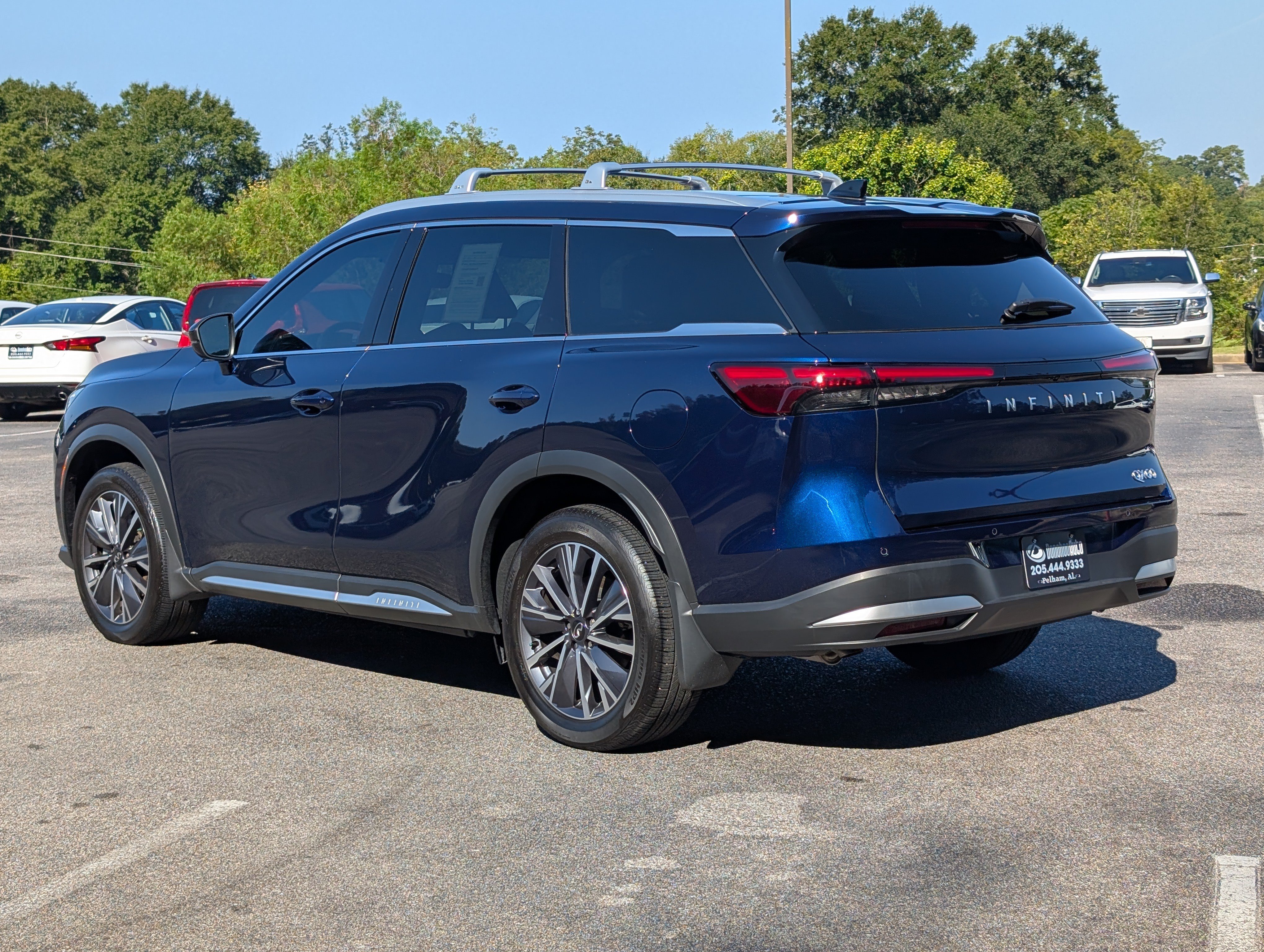 Used 2026 INFINITI QX60 Luxe w/ Family Package FWD image 7