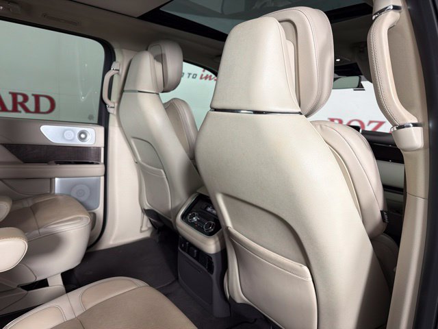 Used 2018 Lincoln Navigator Reserve w/ Technology Package AWD/4WD image 37