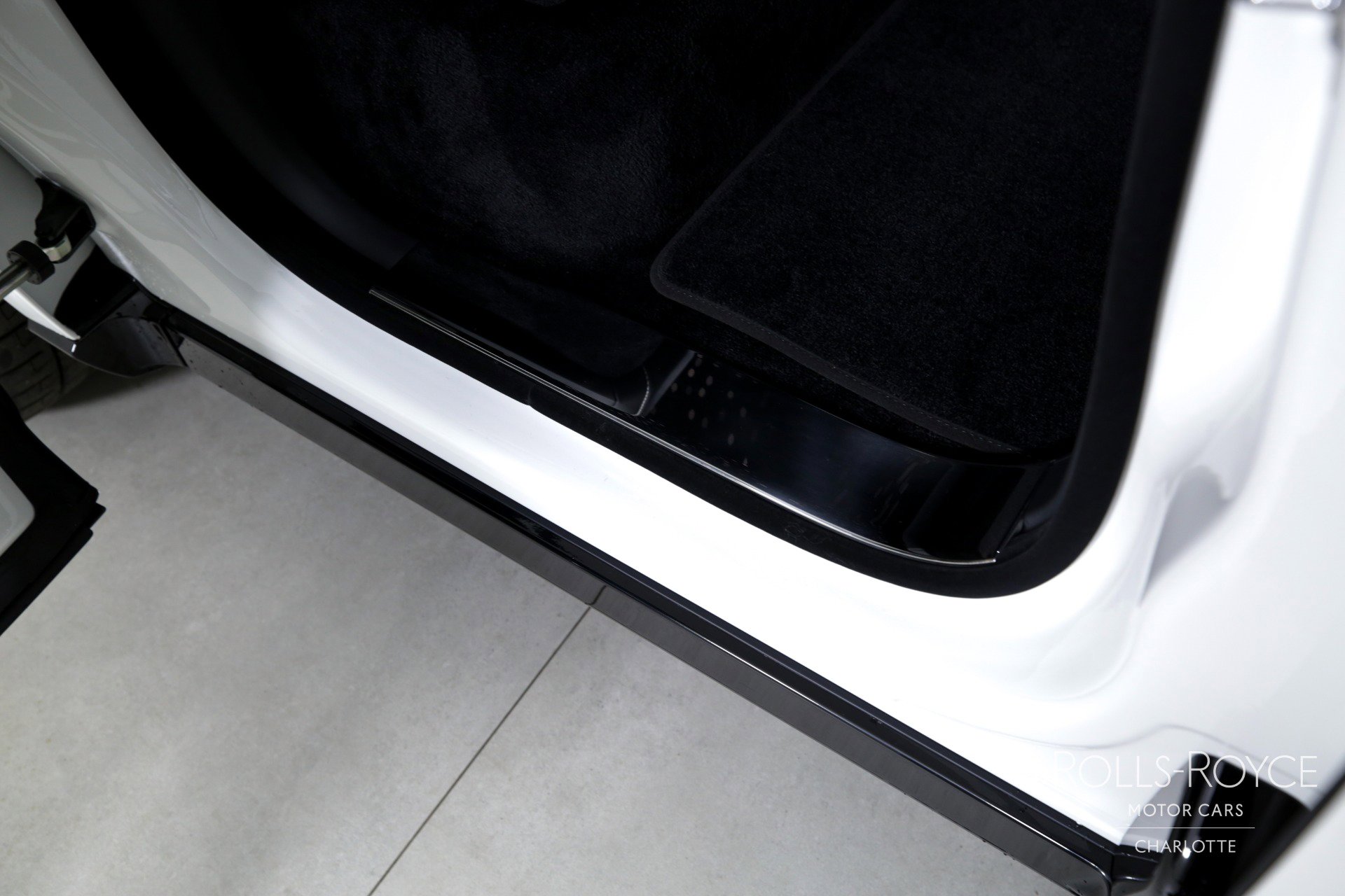 Certified 2025 Rolls-Royce Cullinan image 31