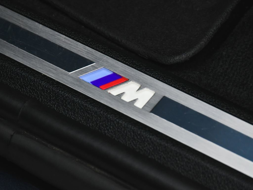 Used 2022 BMW X6 xDrive40i w/ Executive Package image 11