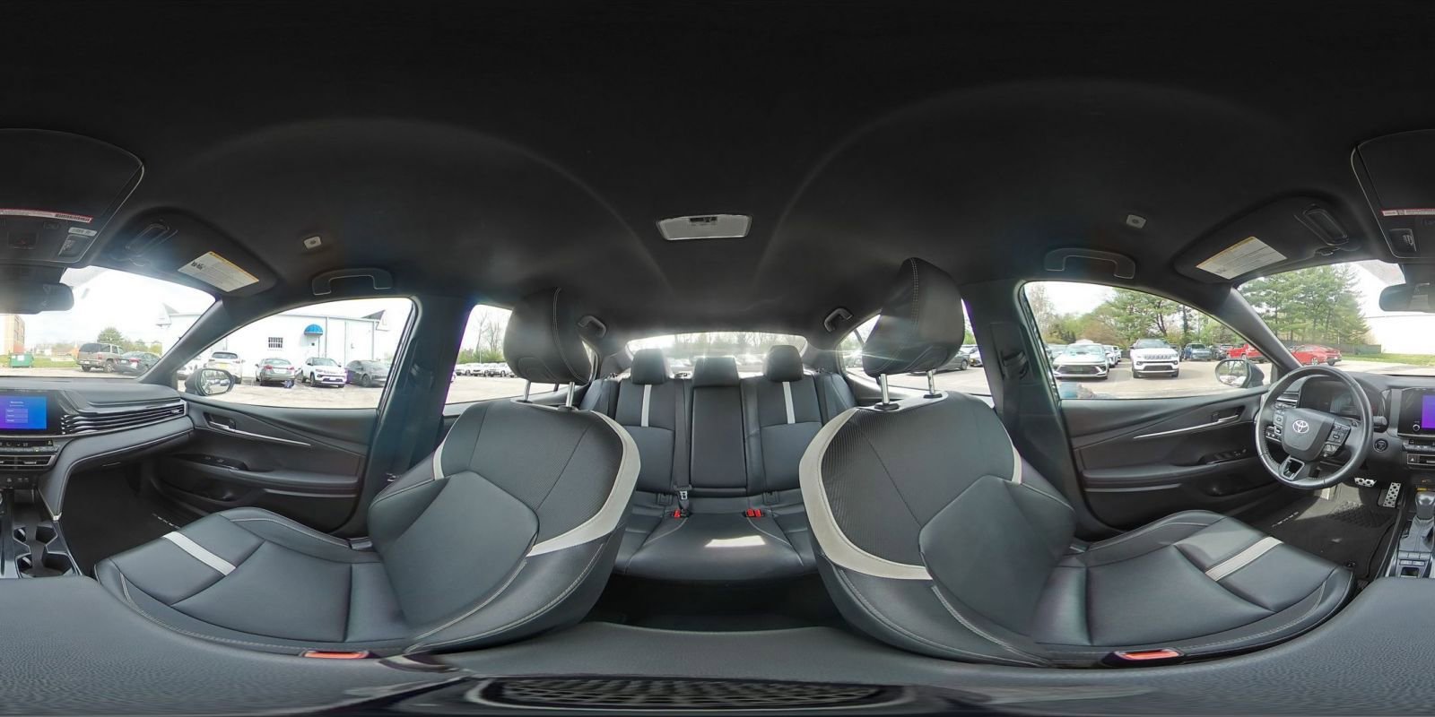 Used 2025 Toyota Camry SE image 40