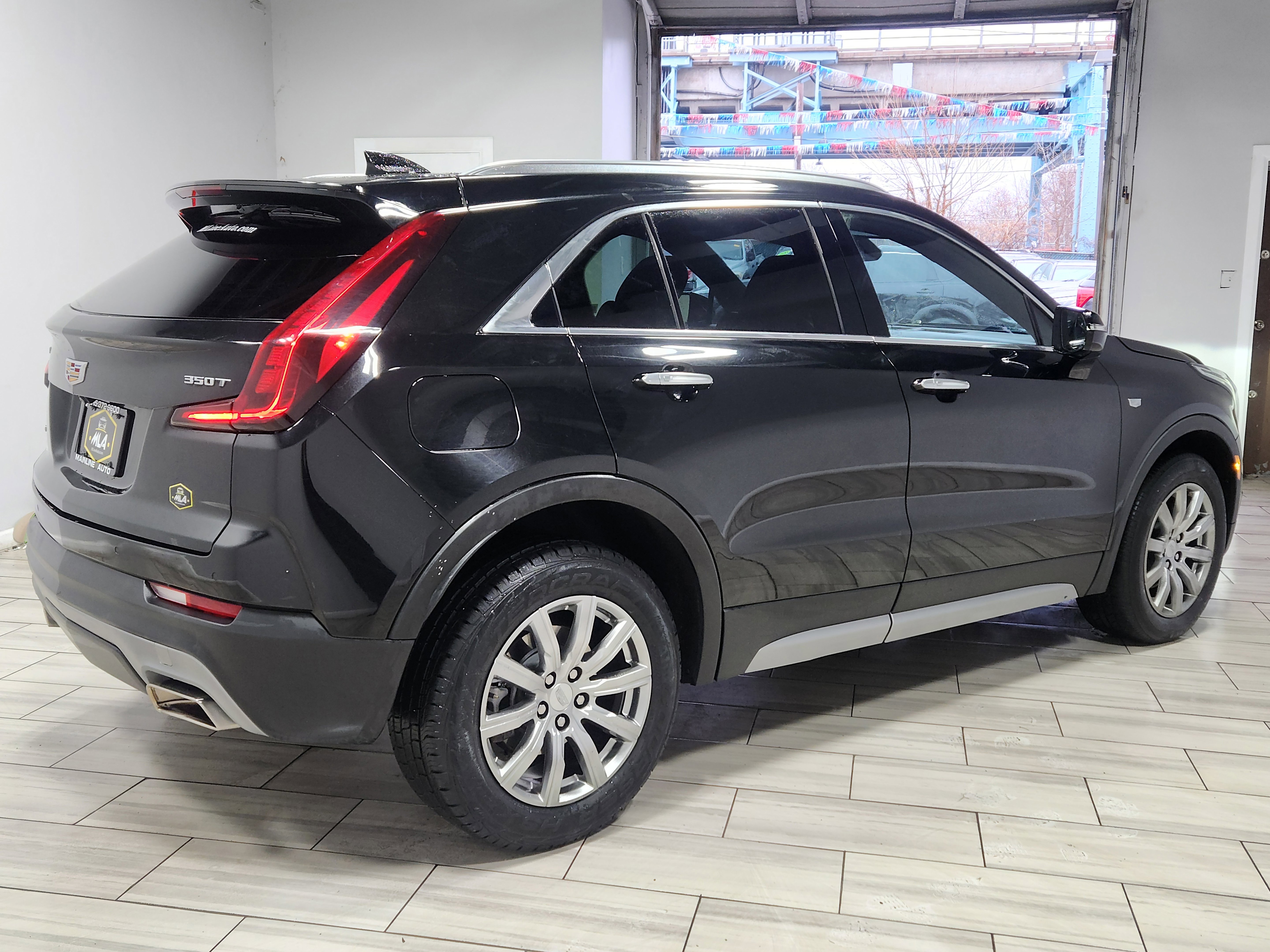 Used 2023 Cadillac XT4 Premium Luxury AWD/4WD image 5