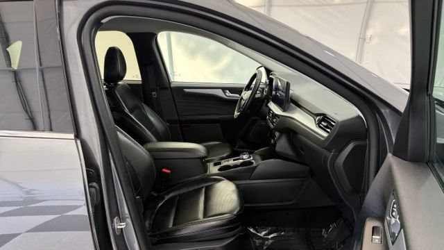 Used 2025 Ford Escape Platinum AWD/4WD image 21