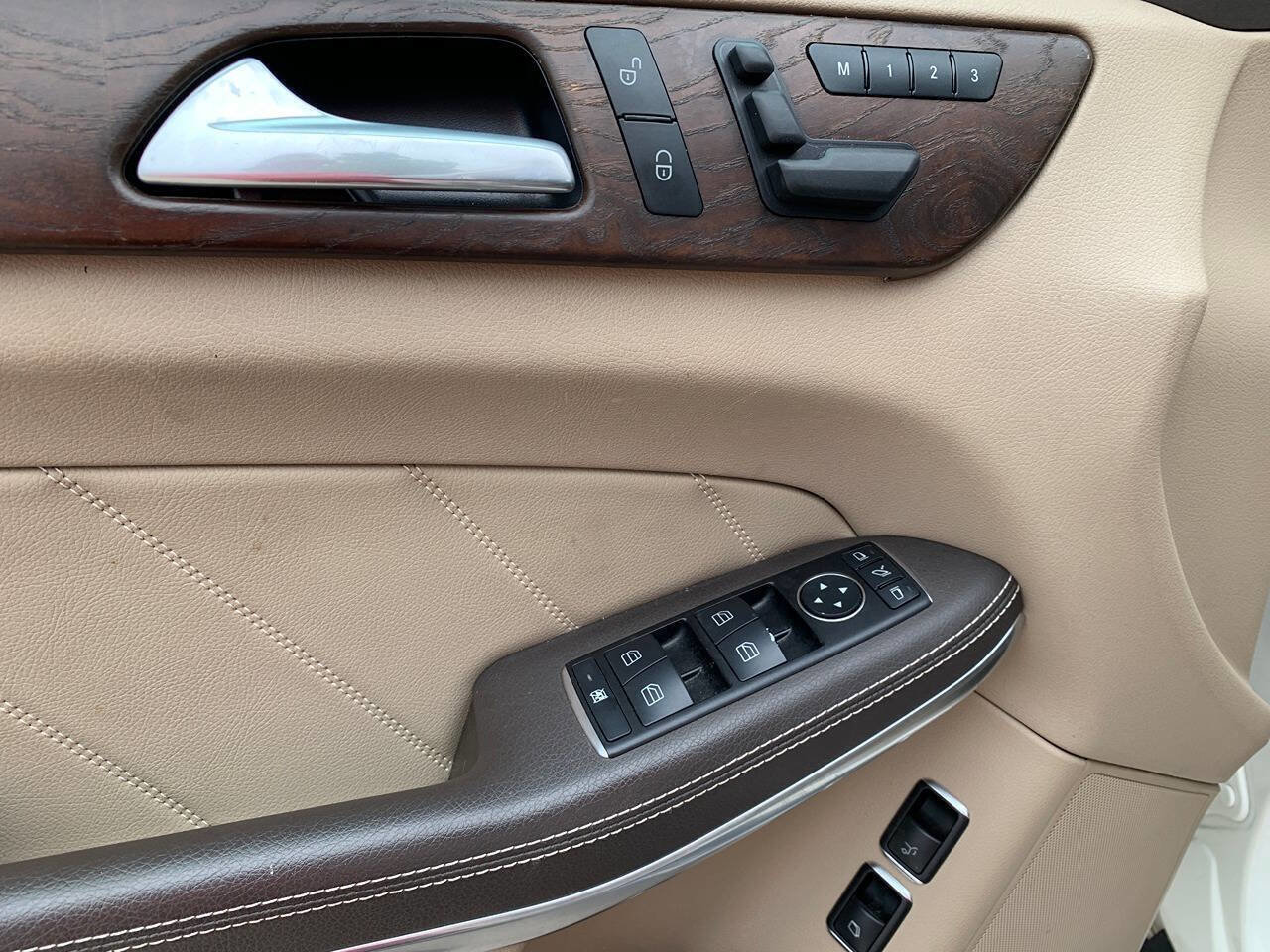 Used 2014 Mercedes-Benz GL 450 4MATIC image 11