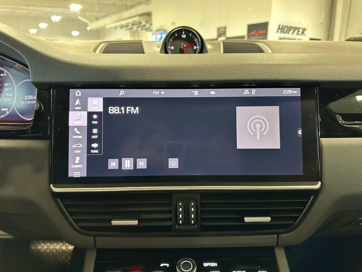 Used 2021 Porsche Cayenne image 27