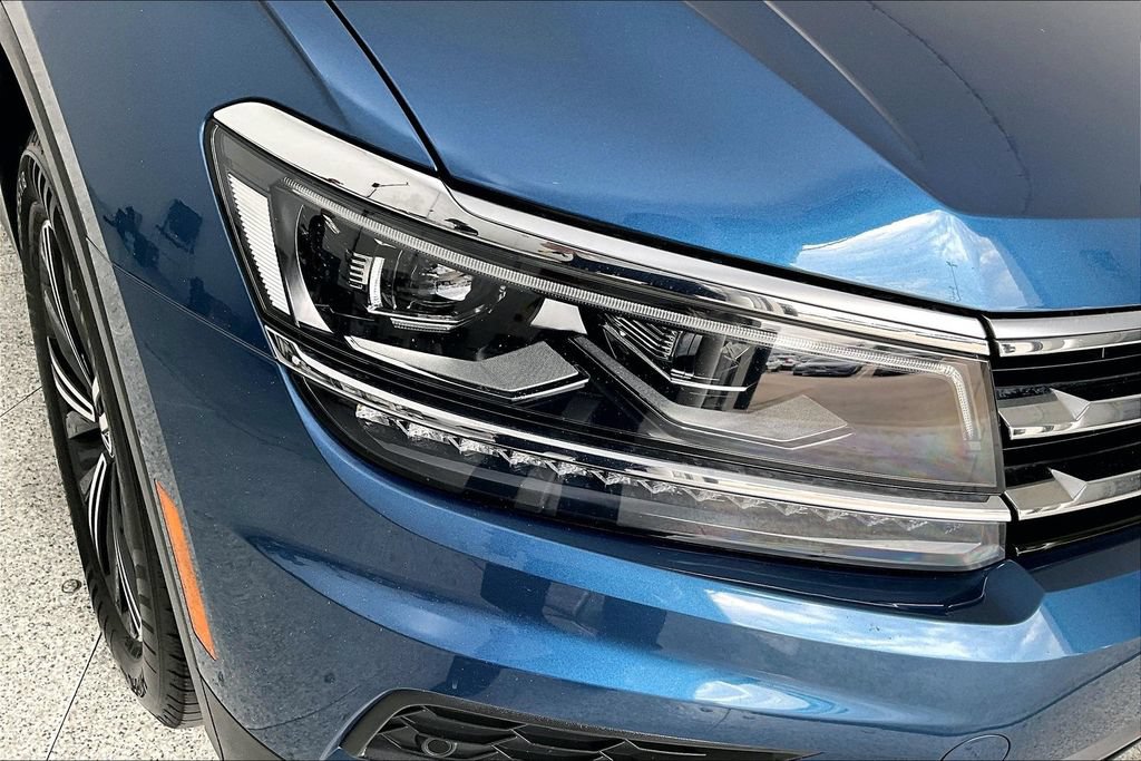Used 2020 Volkswagen Tiguan SEL Premium R-Line AWD/4WD image 35