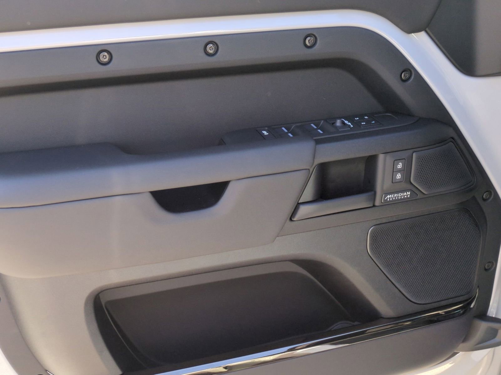 New 2026 Land Rover Defender 110 OCTA image 11