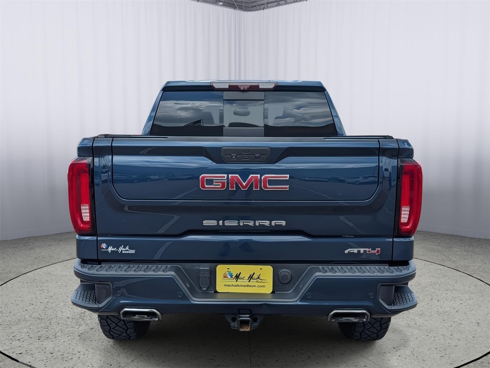 Used 2020 GMC Sierra 1500 AT4 w/ AT4 Premium Package AWD/4WD image 4
