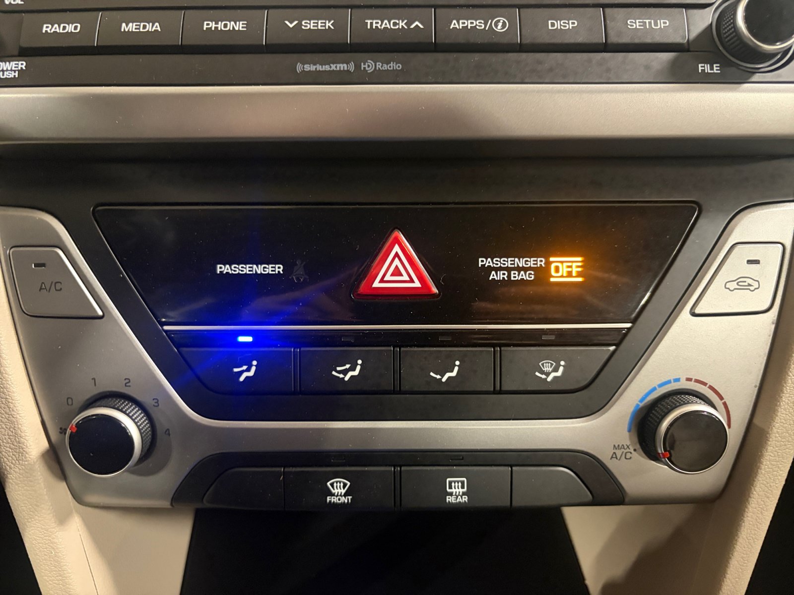 Used 2018 Hyundai Elantra SEL FWD image 25