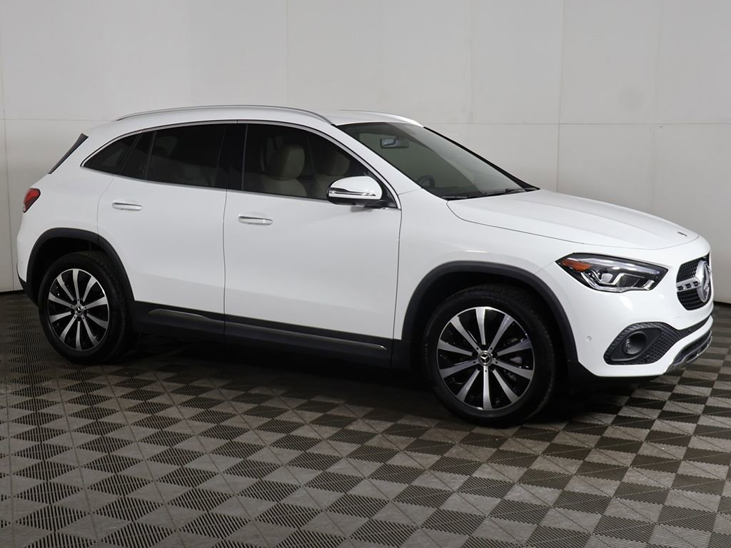Used 2023 Mercedes-Benz GLA 250 4MATIC w/ Premium Package image 13