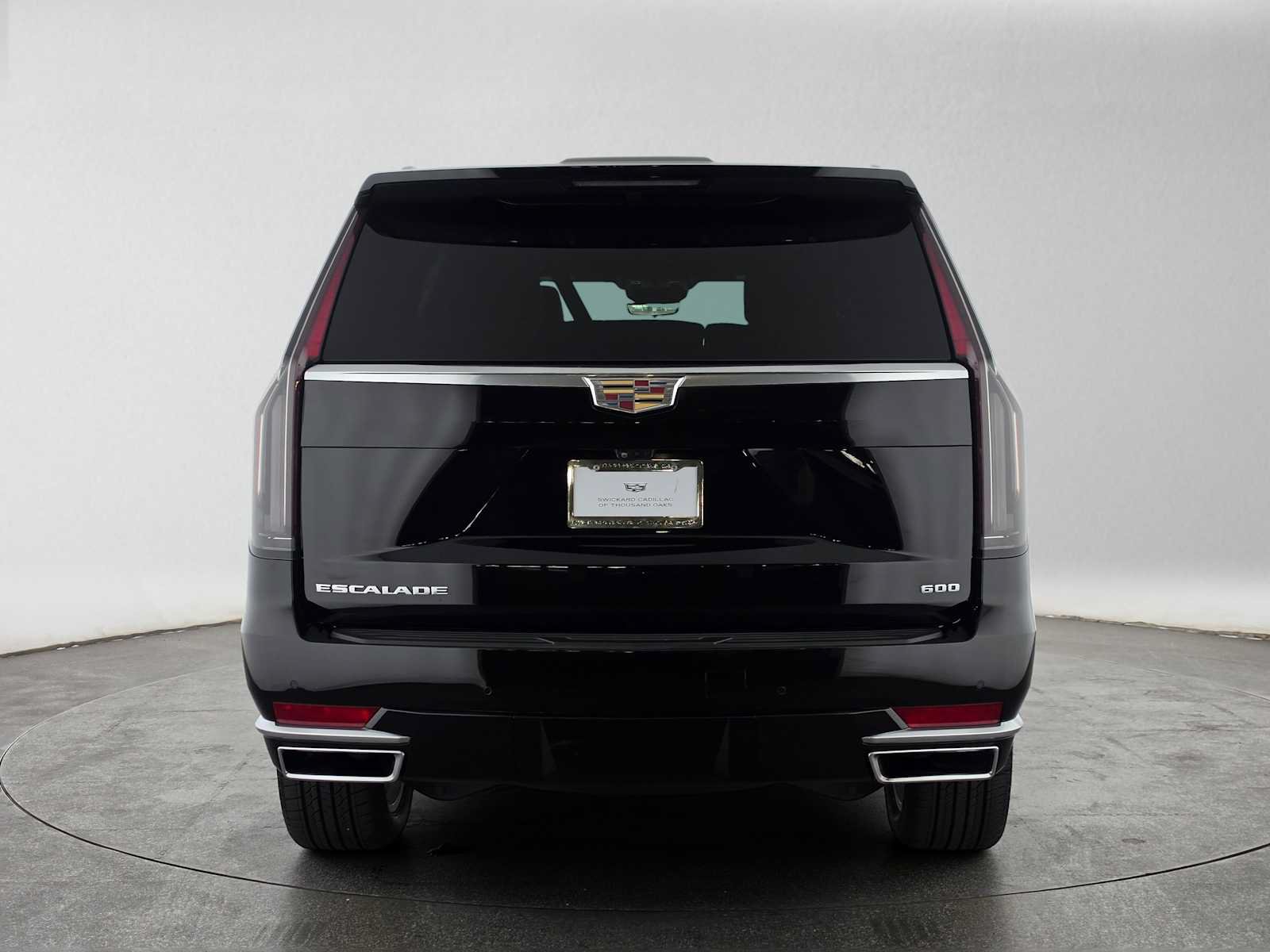 Used 2024 Cadillac Escalade Premium Luxury w/ Performance Package AWD/4WD image 4