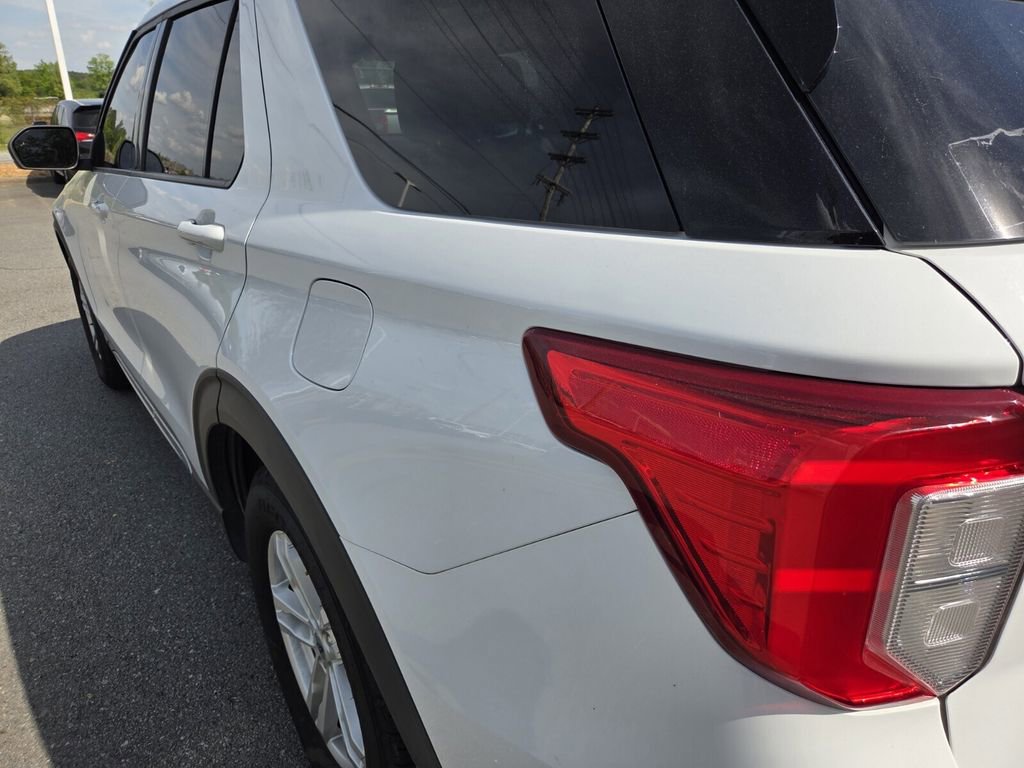 Used 2021 Ford Explorer XLT w/ Equipment Group 202A image 7