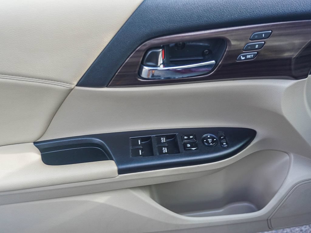 Used 2016 Honda Accord EX-L image 18