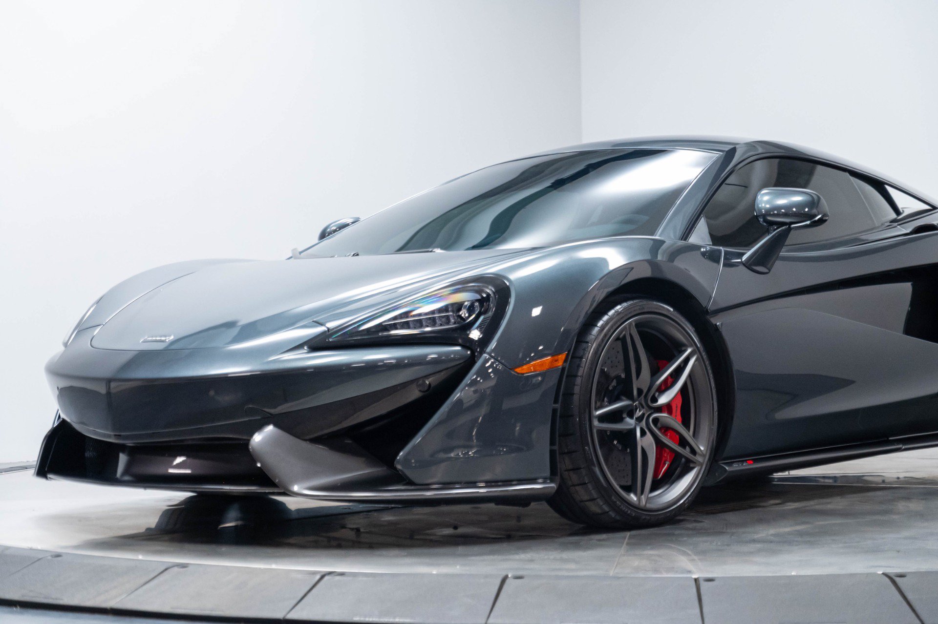 Used 2019 McLaren 570S Coupe RWD image 5