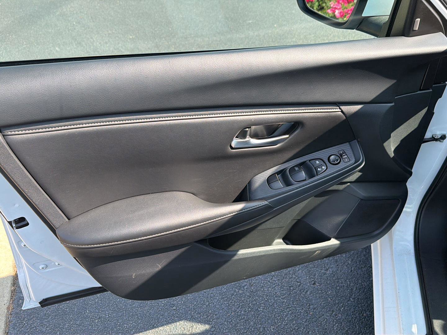 Used 2024 Nissan Sentra SV FWD image 16