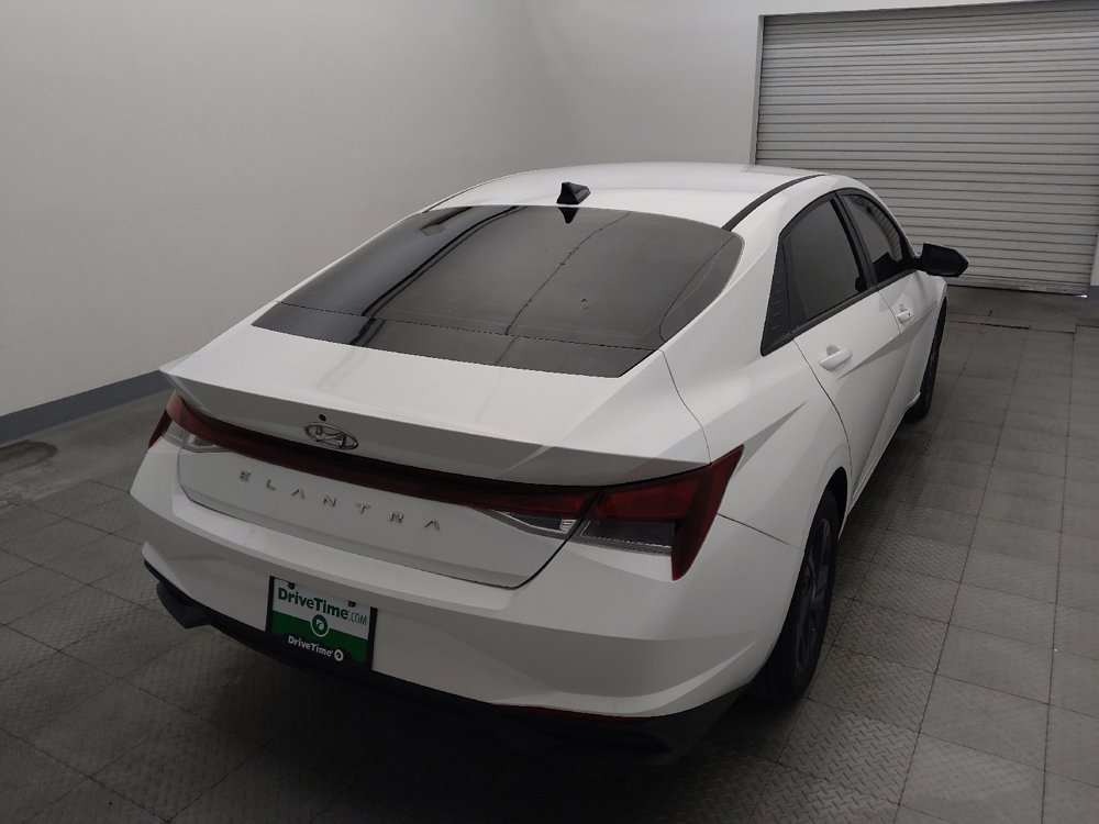 Used 2022 Hyundai Elantra SEL FWD image 7