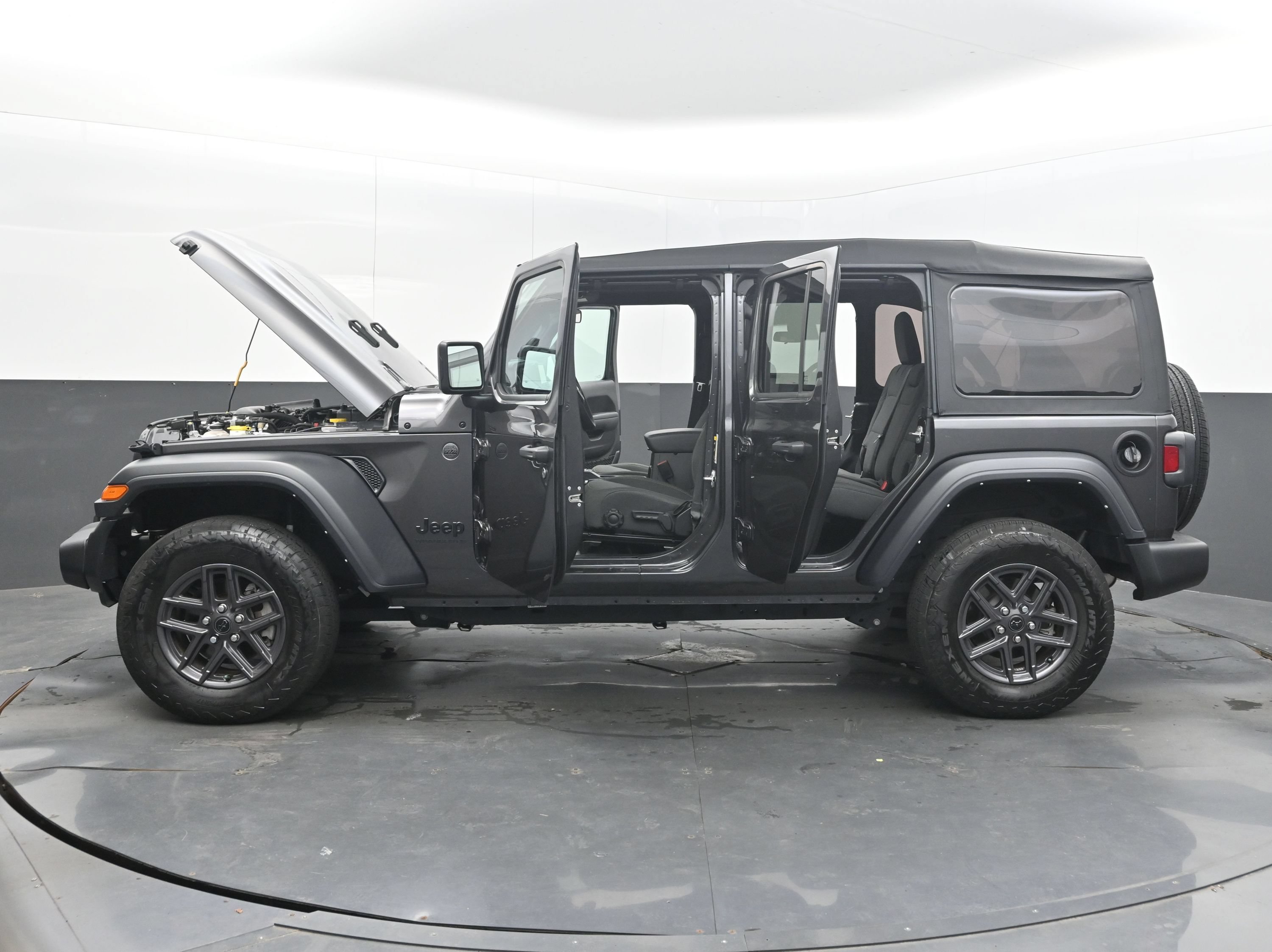 Used 2025 Jeep Wrangler Unlimited Sport AWD/4WD image 34