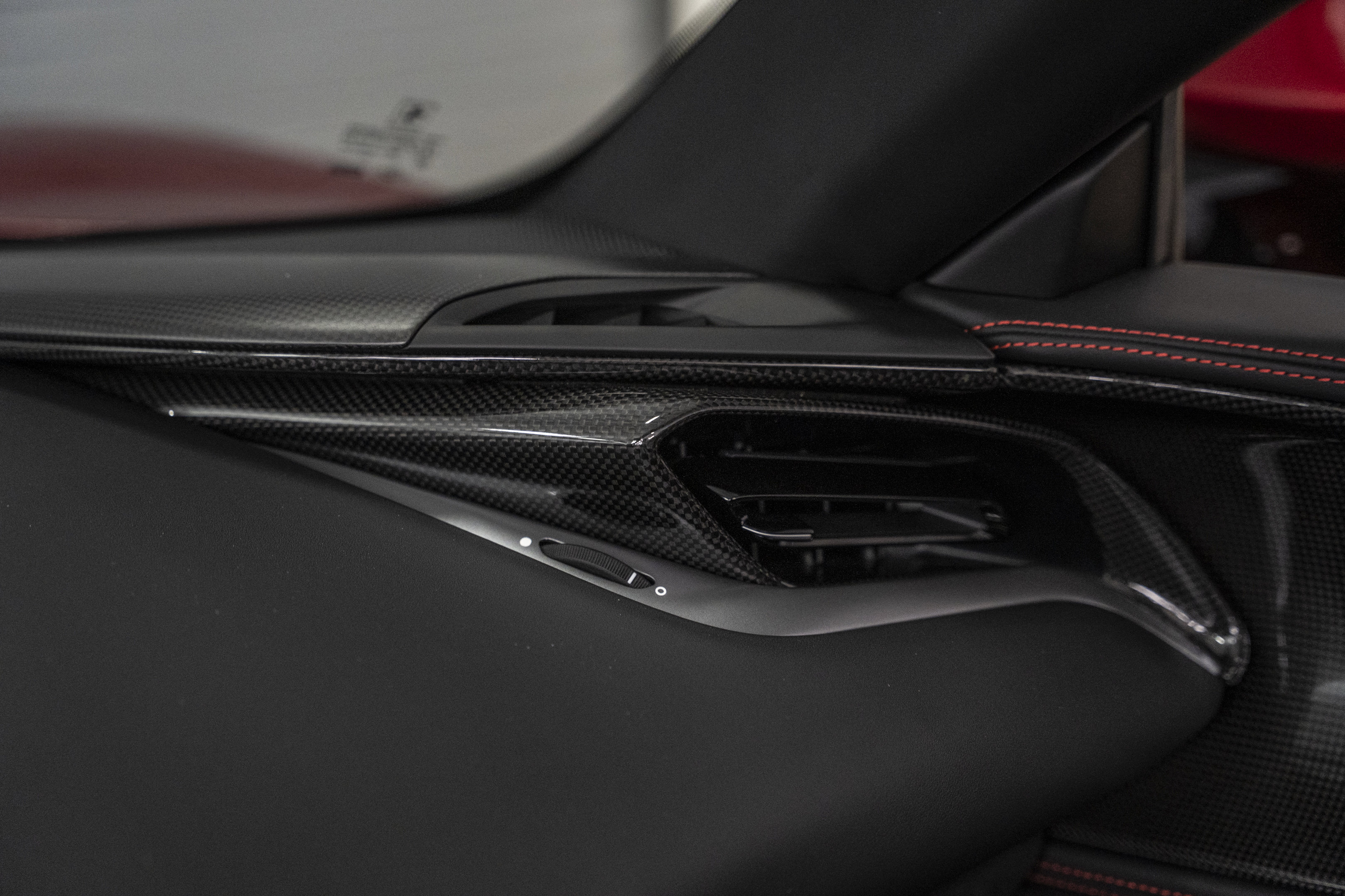 Used 2022 Ferrari SF90 Spider image 59