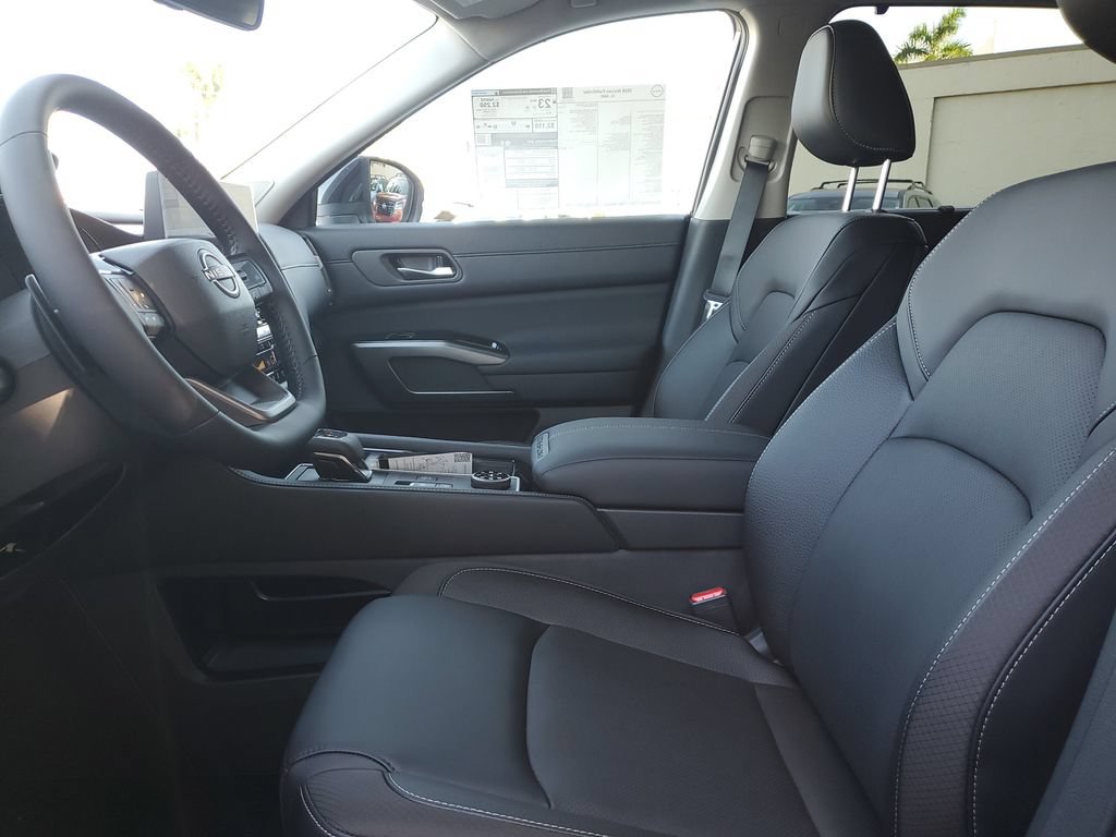 New 2026 Nissan Pathfinder SL w/ SL Premium Package AWD/4WD image 18