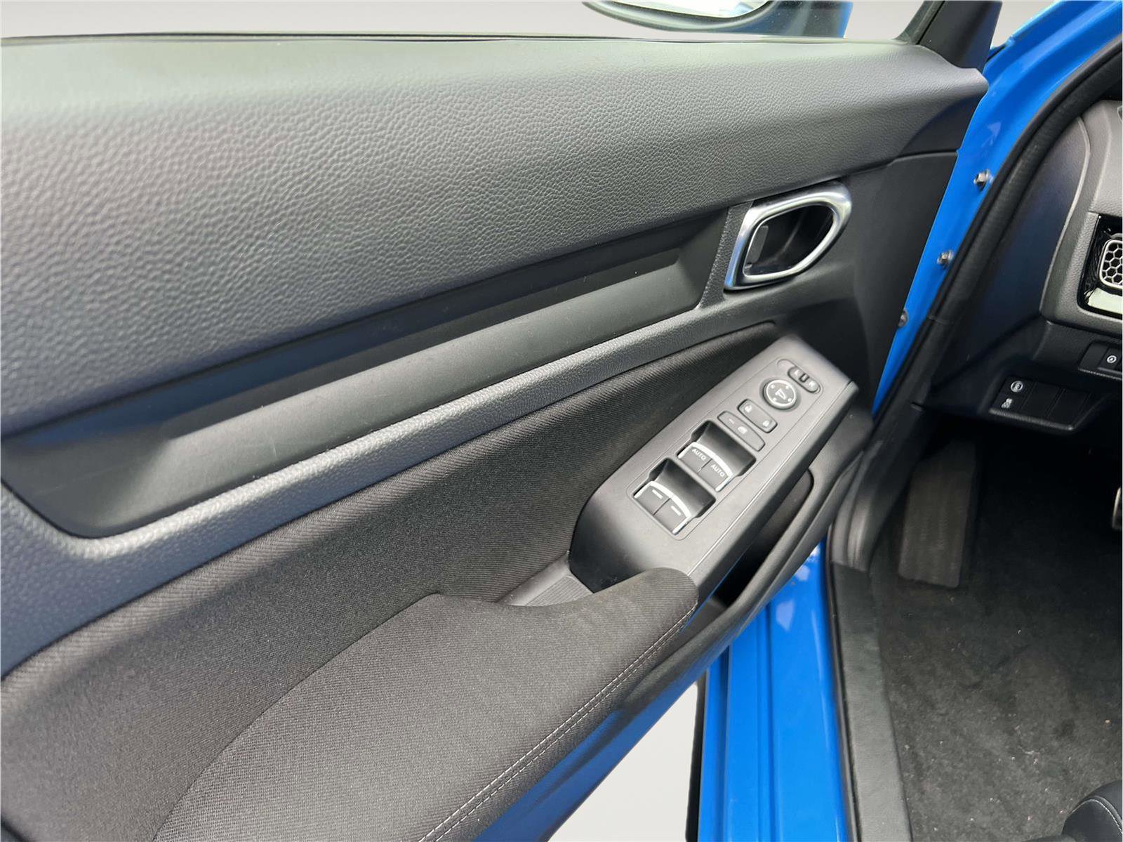 Used 2022 Honda Civic Sport image 11