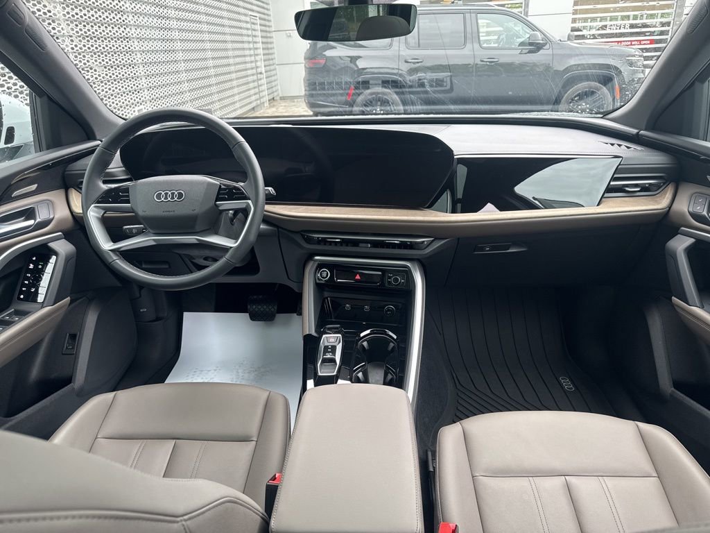 Used 2025 Audi Q5 Premium Plus w/ Premium Plus AWD/4WD image 14