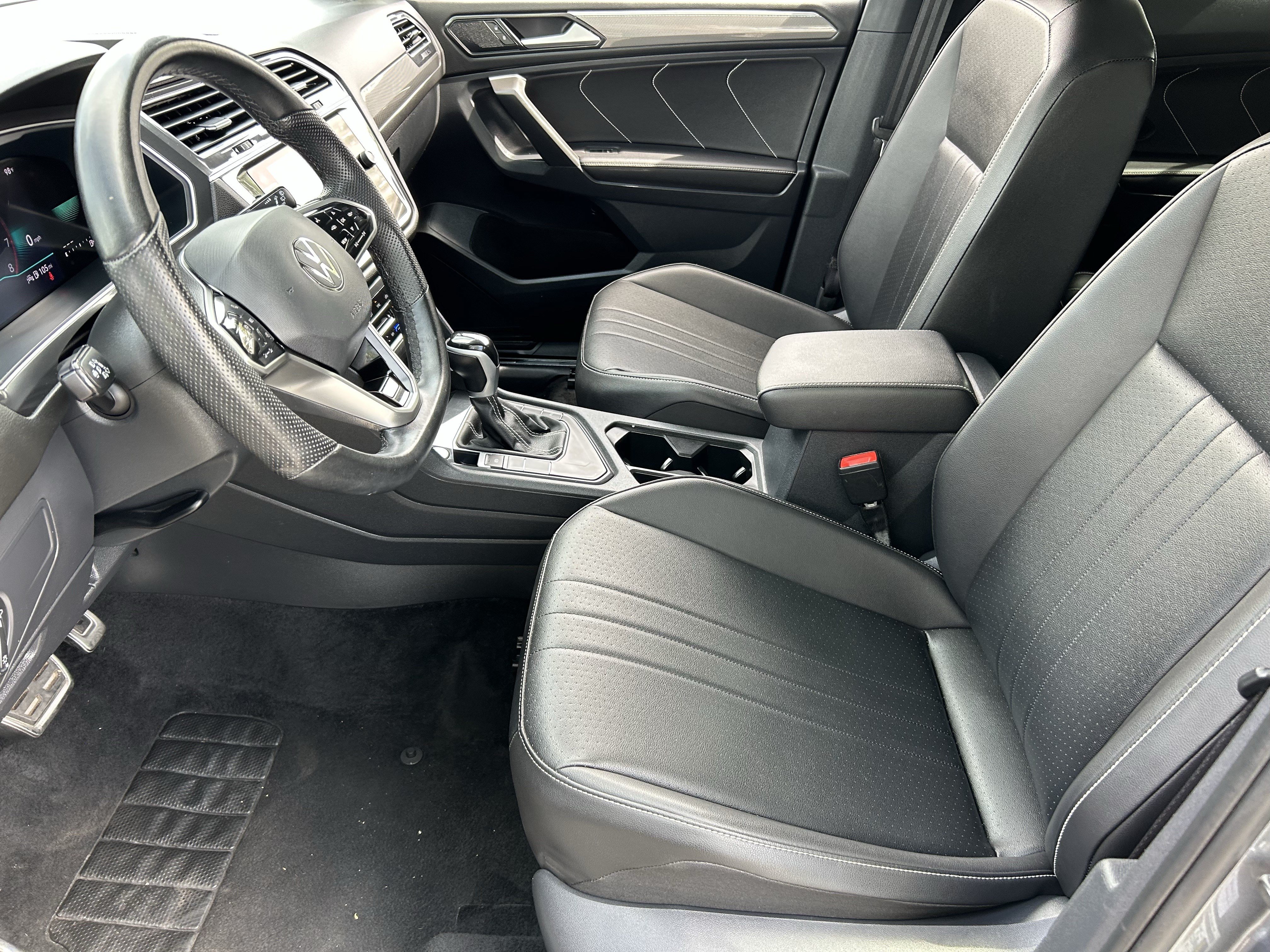 Used 2024 Volkswagen Tiguan SE R-Line FWD image 18