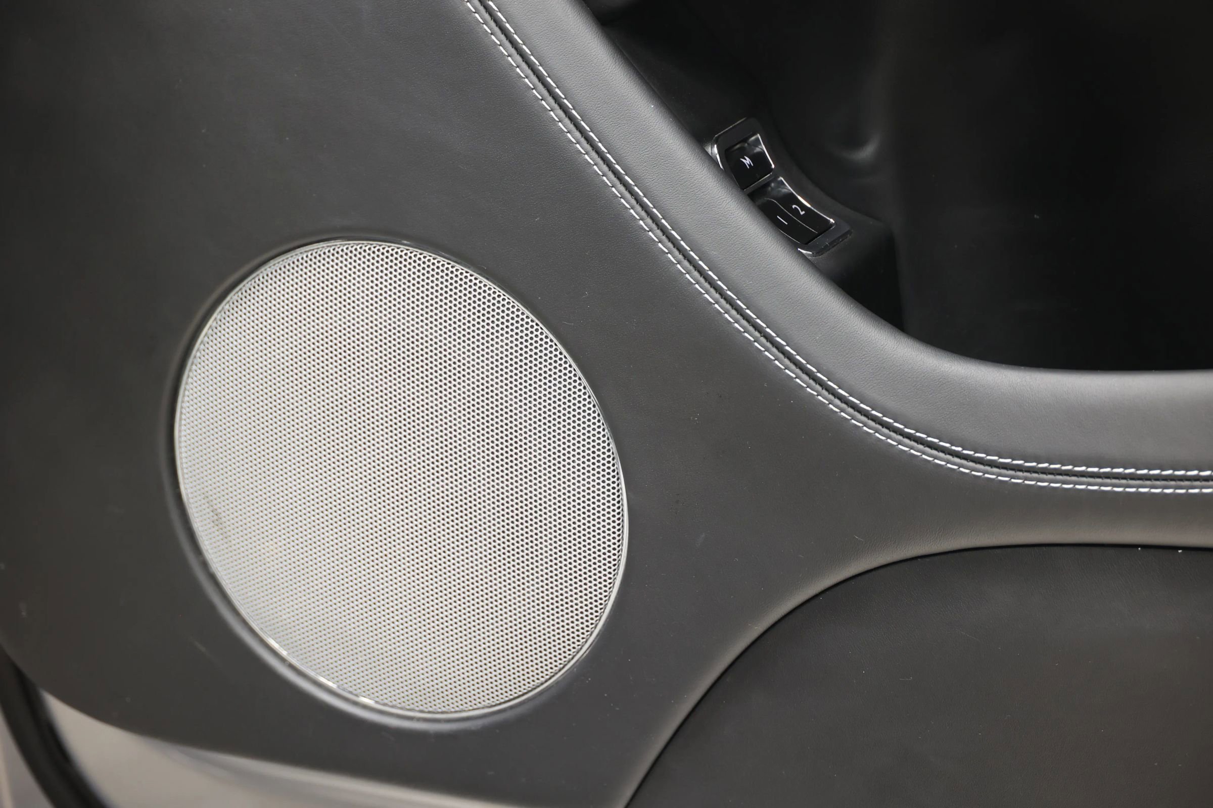 Used 2017 Bentley Bentayga image 93