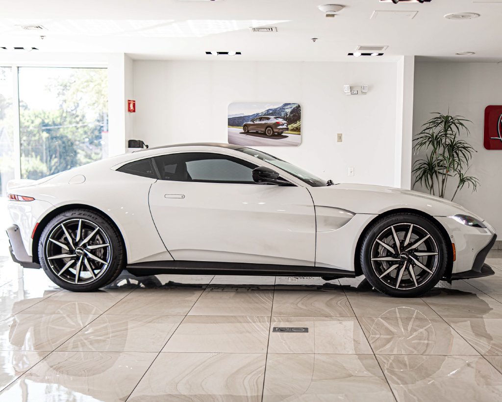 Used 2019 Aston Martin V8 Vantage Coupe RWD image 9
