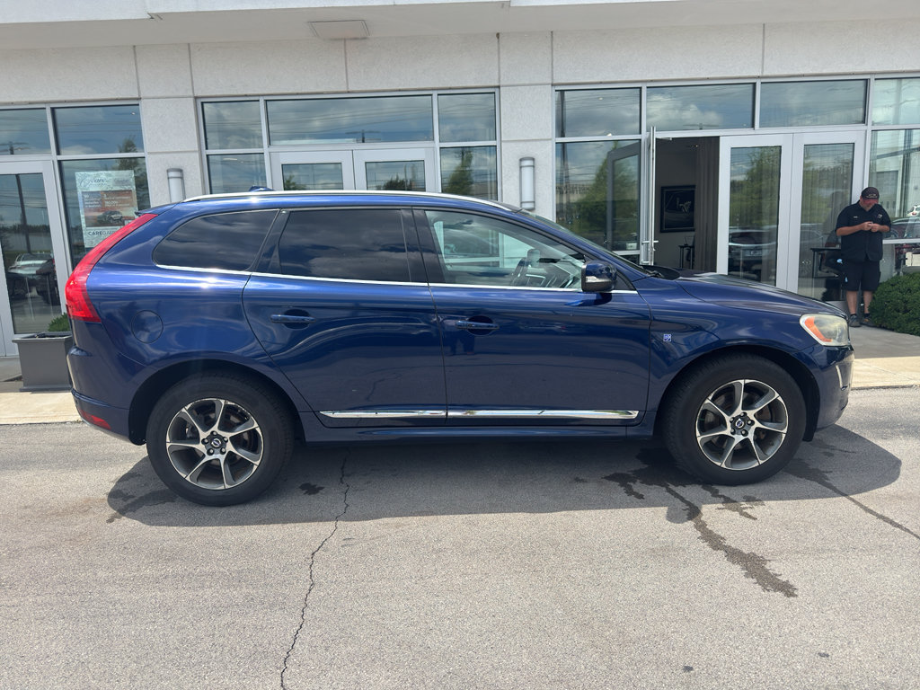 Used 2015 Volvo XC60 T6 Platinum AWD/4WD image 2