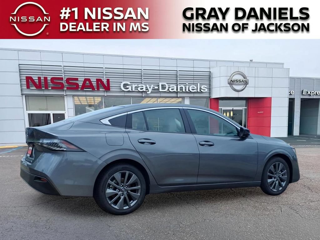 New 2026 Nissan Sentra SL w/ Floor Mat Package FWD image 3