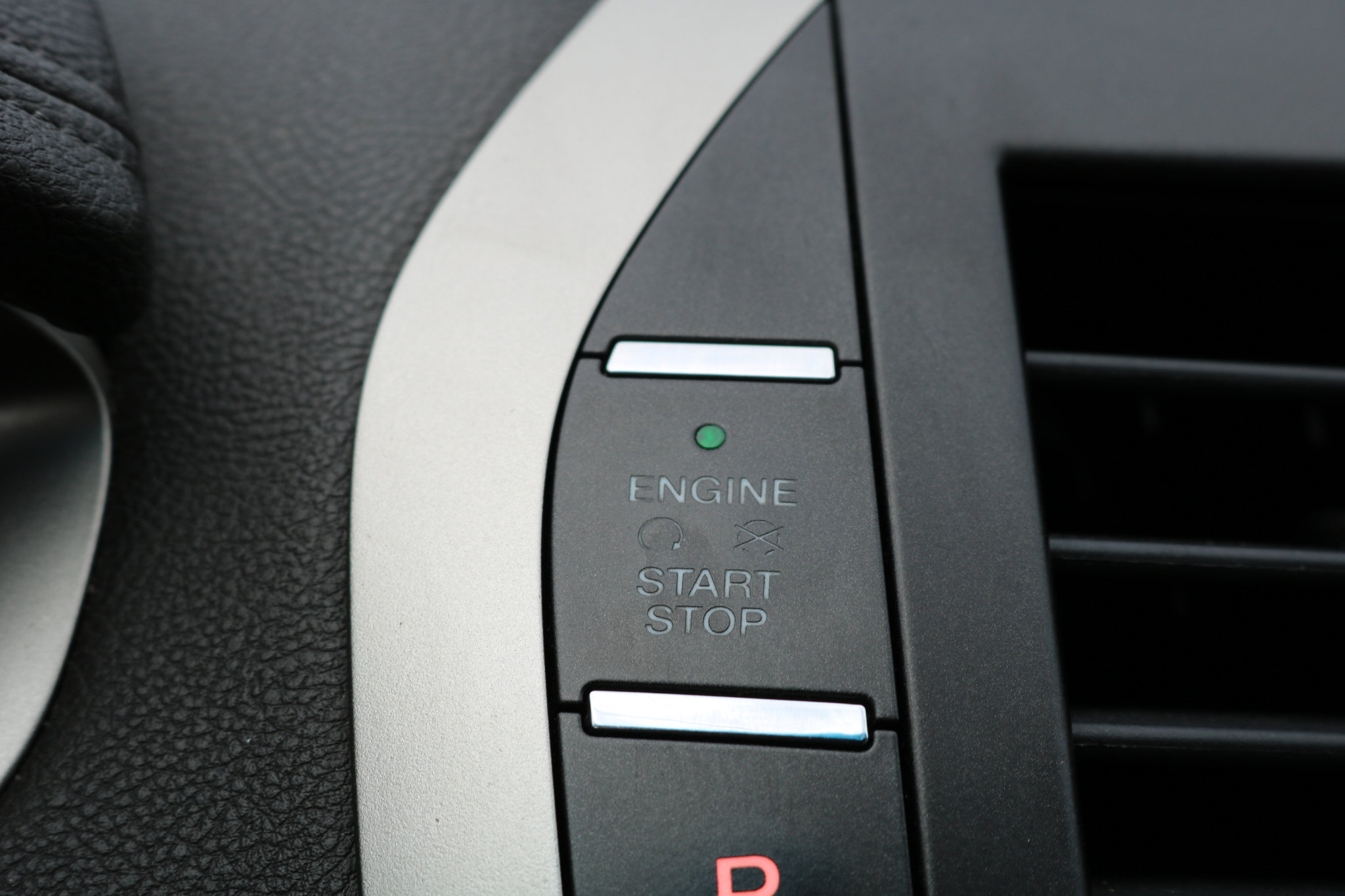 Used 2016 Lincoln MKZ image 24