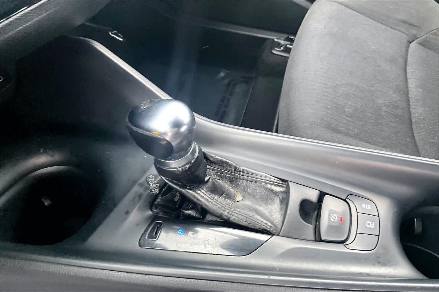 Used 2018 Toyota C-HR XLE FWD image 16