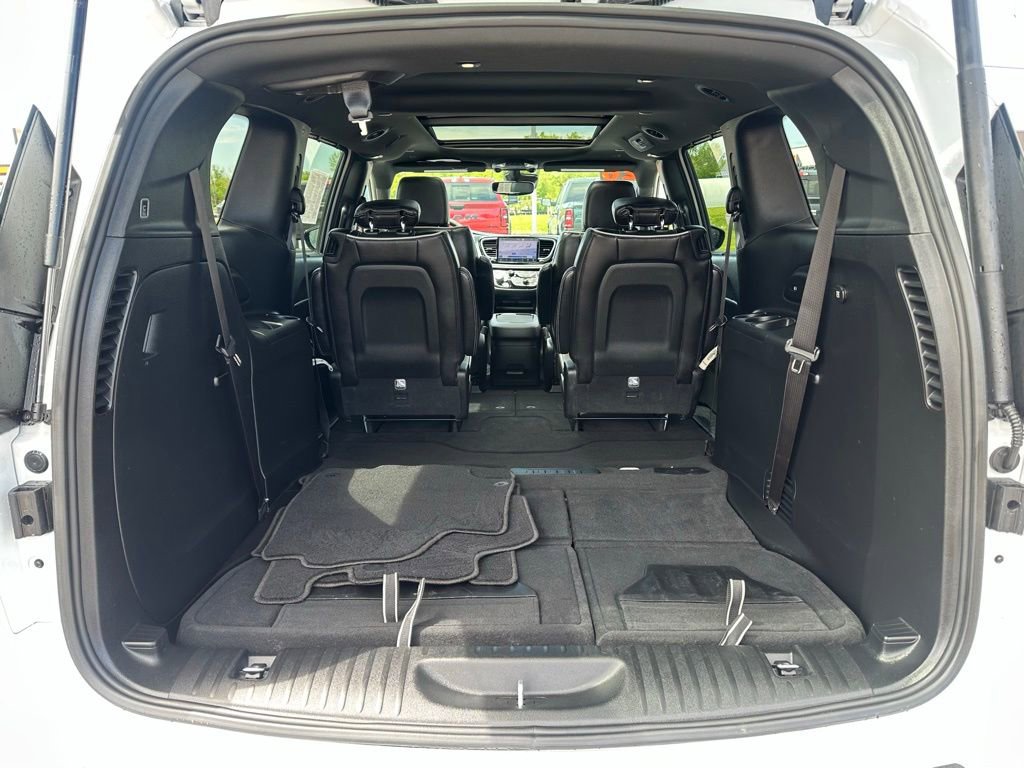 Certified 2026 Chrysler Pacifica Limited AWD/4WD image 8