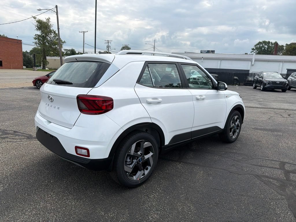 New 2026 Hyundai Venue SEL FWD image 7