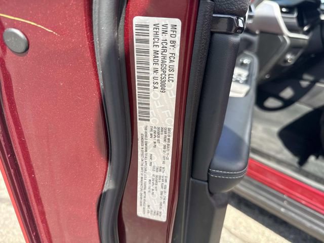 Used 2023 Jeep Grand Cherokee Altitude image 27