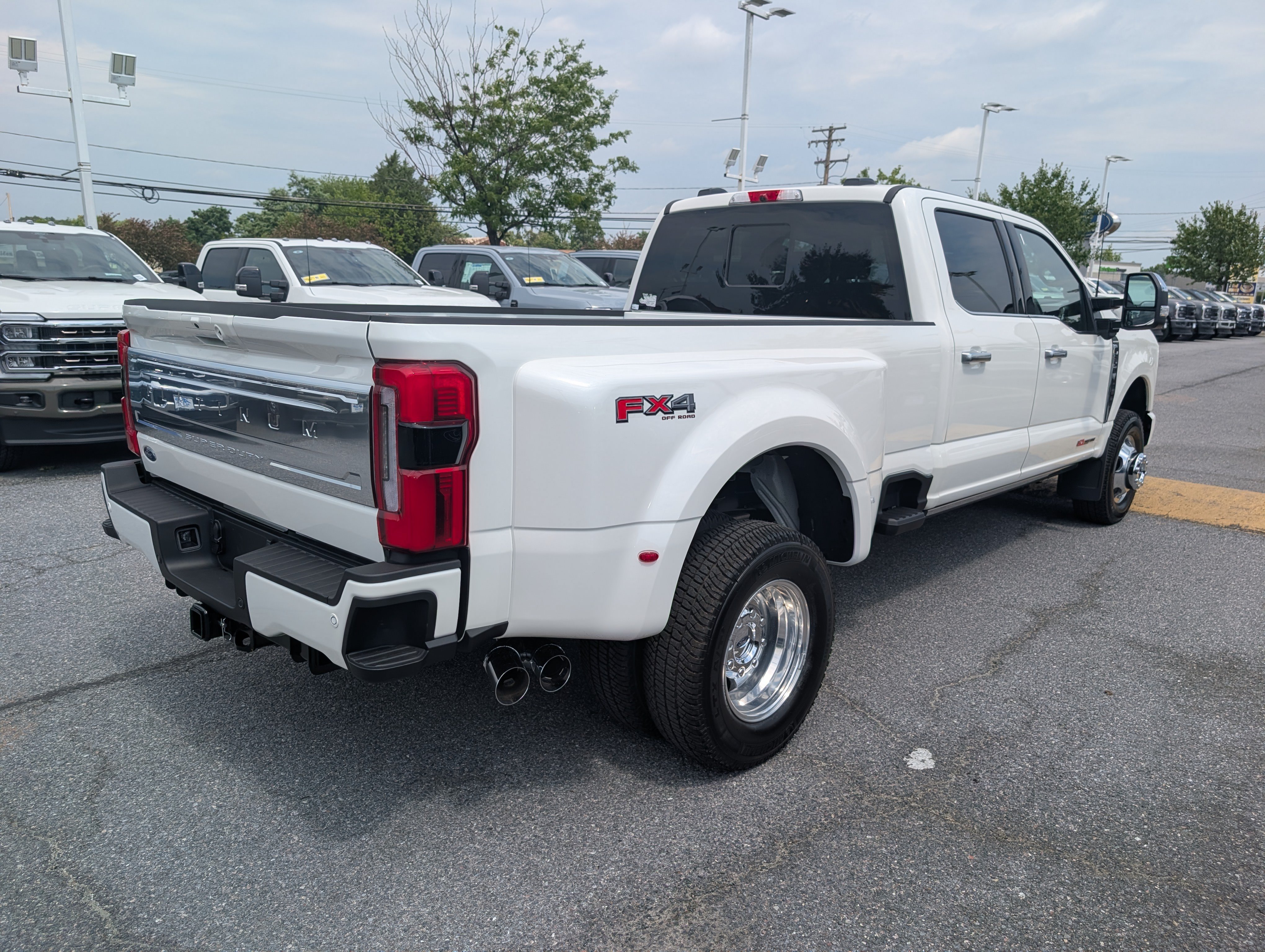 New 2026 Ford F350 Platinum w/ Platinum Plus Package AWD/4WD image 2