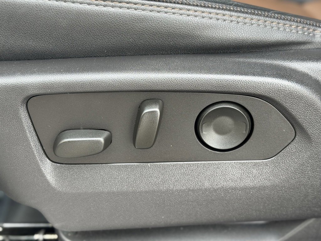 Used 2023 Chevrolet Silverado 1500 High Country w/ High Country Premium Package image 21