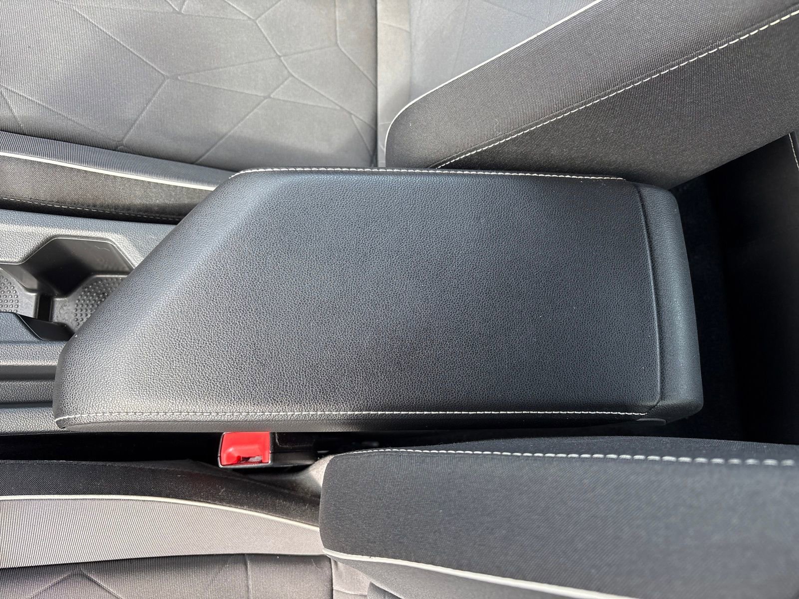 Used 2025 Volkswagen Jetta Sport image 26