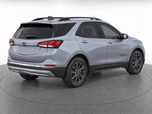 Used 2023 Chevrolet Equinox RS w/ RS Leather Package FWD image 4